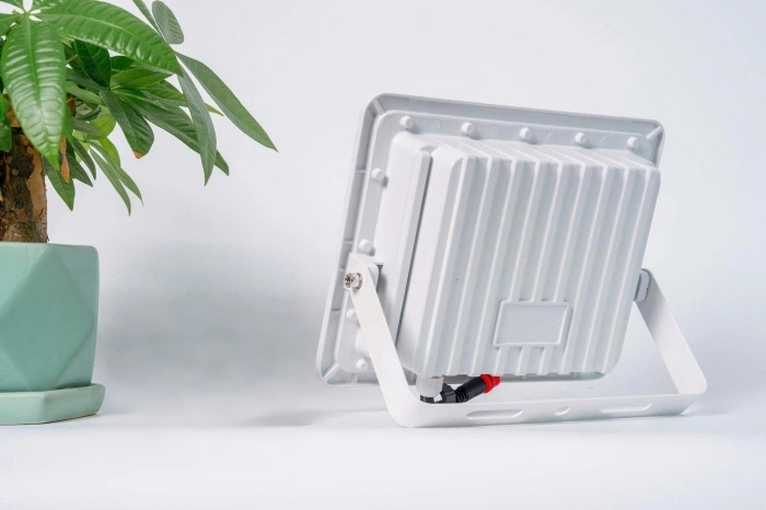 Đèn năng lượng mặt trời 100W 2024 VS100 3 màu